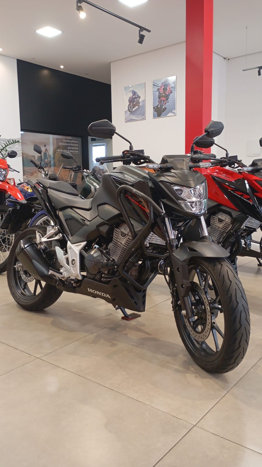 CB 300F CBS TWISTER